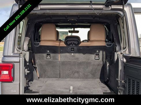 Used 2020 Jeep Wrangler Unlimited Sahara image 14