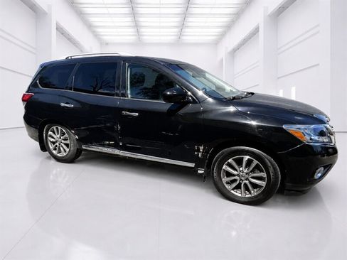 Used 2015 Nissan Pathfinder SL w/ SL Premium Package AWD/4WD image 2