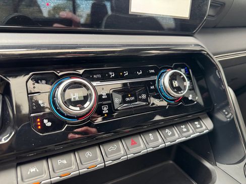 Used 2024 GMC Sierra 1500 AT4X image 29