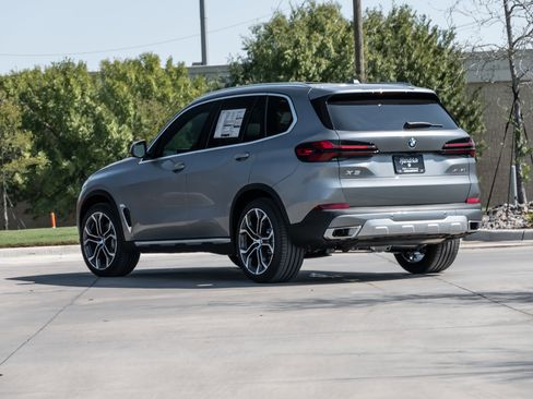 New 2026 BMW X5 xDrive40i w/ Premium Package image 3
