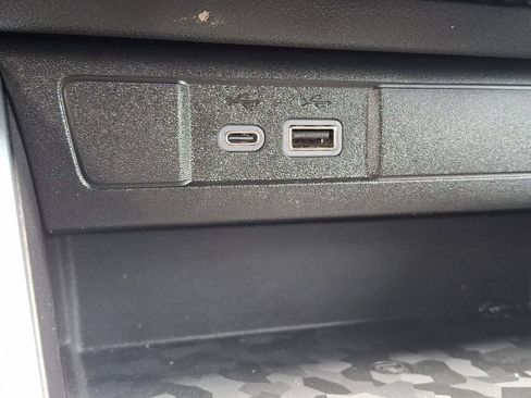 Used 2024 Chevrolet Colorado Z71 w/ Z71 Convenience Package 2 image 24