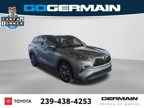 Used 2023 Toyota Highlander XLE FWD image 11