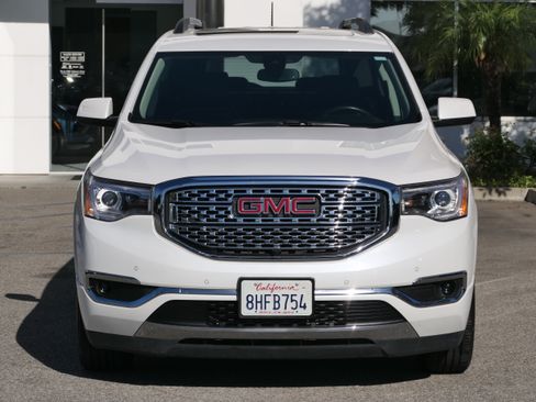 Used 2018 GMC Acadia Denali w/ Technology Package AWD/4WD image 8
