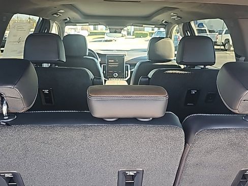 New 2026 GMC Acadia Denali Ultimate image 8