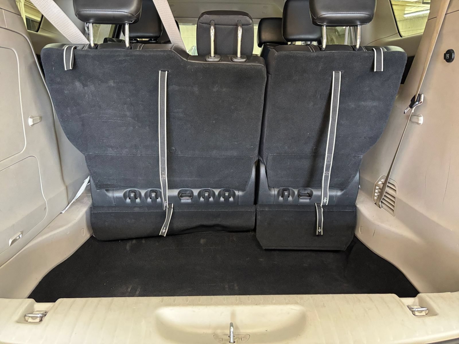 Used 2023 Chrysler Pacifica Touring-L FWD image 33