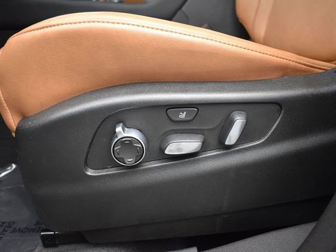 Used 2023 Cadillac XT4 Premium Luxury w/ Technology Package image 11