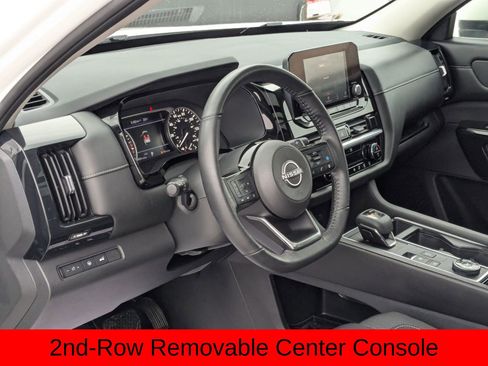 Used 2022 Nissan Pathfinder SV w/ SV Premium Package image 10