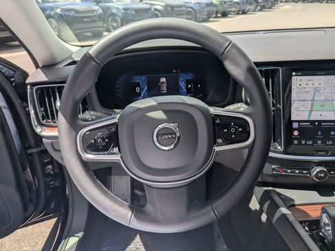 Used 2025 Volvo V60 B5 Cross Country Plus AWD/4WD image 17