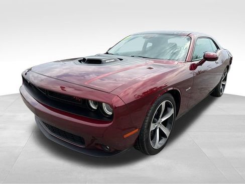 Used 2017 Dodge Challenger R/T RWD image 3