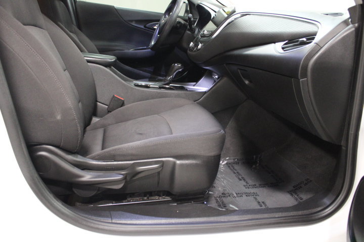 Used 2020 Chevrolet Malibu LT FWD image 23