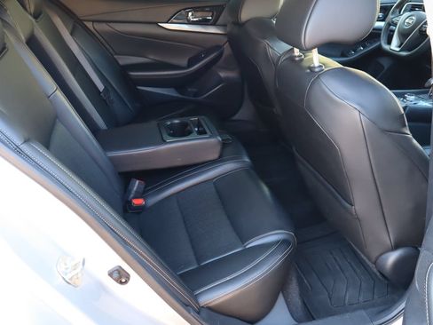 Used 2020 Nissan Maxima 3.5 SV w/ Floor Mat Group FWD image 17