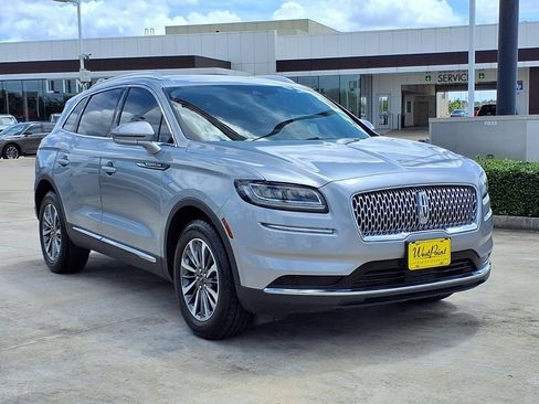 Used 2023 Lincoln Nautilus AWD w/ Premium Package image 7