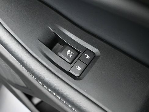 Used 2023 Jeep Grand Cherokee Altitude AWD/4WD image 46