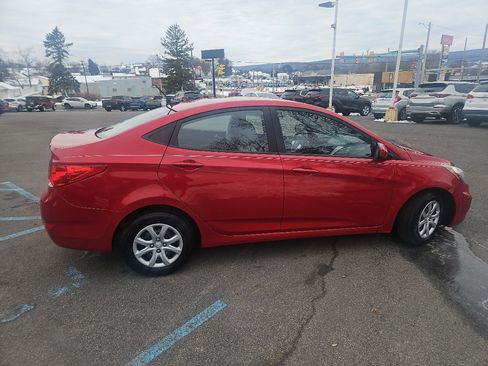 Used 2014 Hyundai Accent GLS image 2