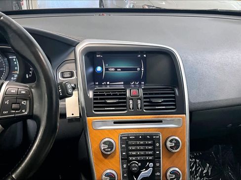 Used 2017 Volvo XC60 T6 Inscription w/ Climate Package AWD/4WD image 7