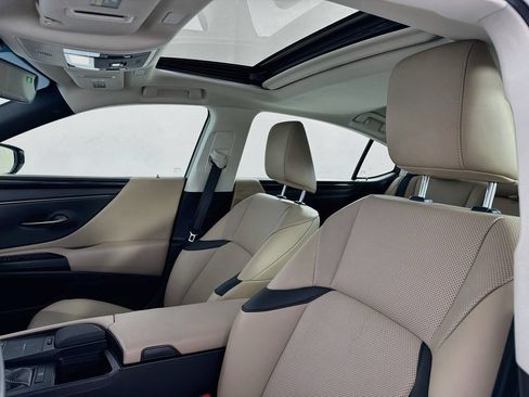 Used 2019 Lexus ES 350 w/ Accessory Package 2 FWD image 31