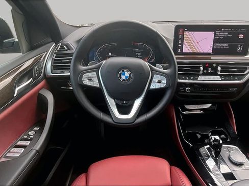 Used 2025 BMW X4 xDrive30i AWD/4WD image 5