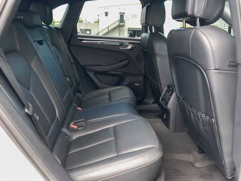 Used 2022 Porsche Macan S AWD/4WD image 7