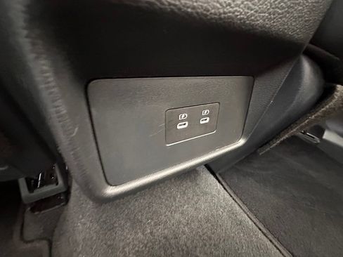 Certified 2025 Nissan Rogue SV w/ SV Premium Package FWD image 15