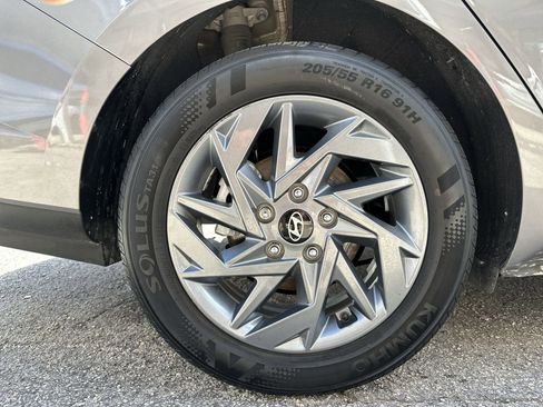 Used 2024 Hyundai Elantra SEL FWD image 18
