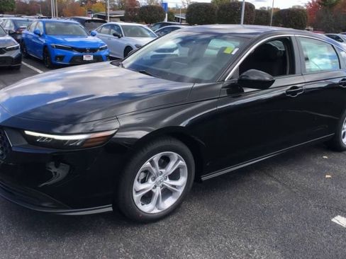 New 2025 Honda Accord LX image 4