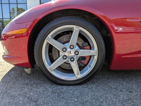 Used 2005 Chevrolet Corvette Coupe w/ Preferred Equipment Group RWD image 45