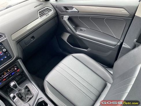 Used 2024 Volkswagen Tiguan SE image 14