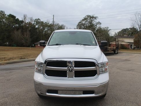 Used 2022 RAM 1500 Classic SLT image 9