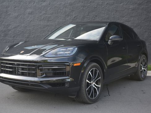 Certified 2025 Porsche Cayenne Coupe image 44