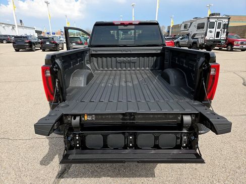 New 2026 GMC Sierra 3500 Denali w/ Technology Package AWD/4WD image 32
