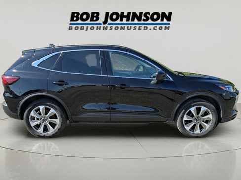 Used 2025 Ford Escape Platinum AWD/4WD image 2