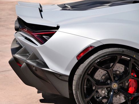 Used 2024 Lamborghini Revuelto AWD/4WD image 25