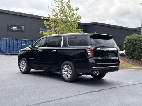 Used 2022 Chevrolet Suburban High Country AWD/4WD image 16