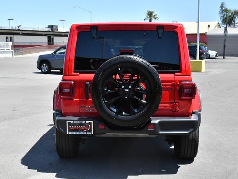 Used 2025 Jeep Wrangler Unlimited Sahara AWD/4WD image 7