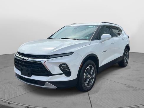 Used 2023 Chevrolet Blazer LT w/ Convenience Package AWD/4WD image 2