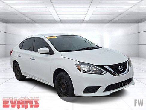 Used 2017 Nissan Sentra S FWD image 1