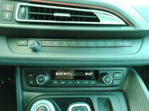 Used 2019 BMW i8 Roadster image 40