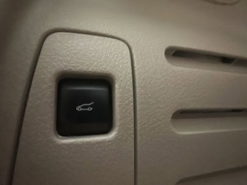 Used 2012 Lincoln MKX AWD image 21