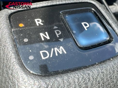 Used 2022 Nissan Rogue SV FWD image 21