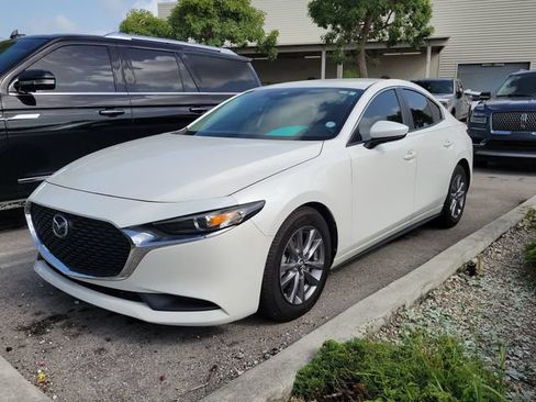 Used 2020 MAZDA MAZDA3 Sedan FWD image 3
