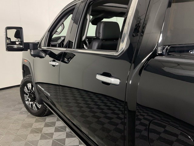 Used 2025 GMC Sierra 2500 Denali w/ Denali Reserve Package AWD/4WD image 38
