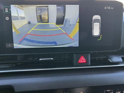 Certified 2025 Kia Carnival EX image 37