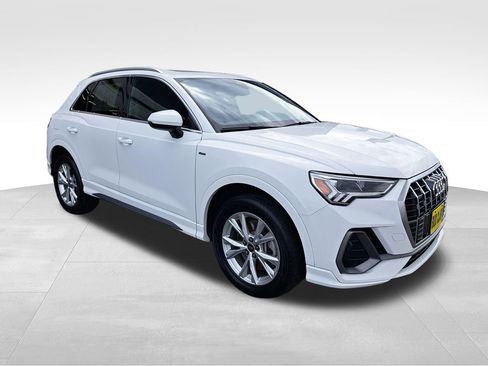Used 2024 Audi Q3 2.0T Premium AWD/4WD image 8