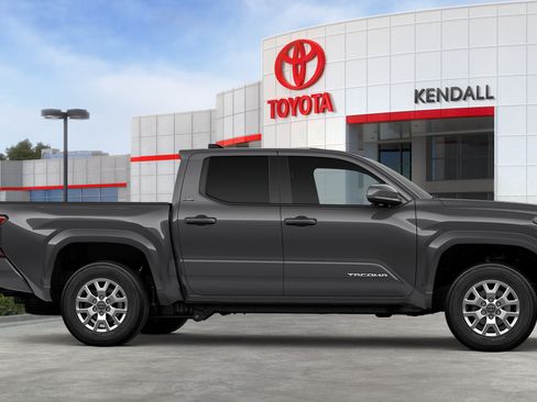 Used 2026 Toyota Tacoma SR5 AWD/4WD image 15