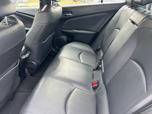 Used 2021 Toyota Prius XLE FWD image 15