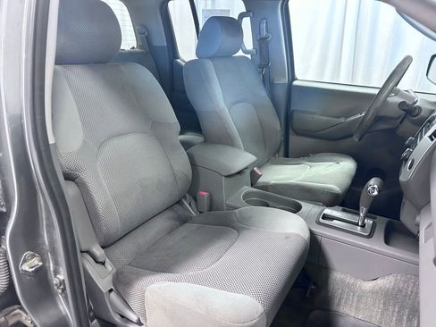 Used 2009 Nissan Frontier SE w/ SE Value Truck Pkg RWD image 17