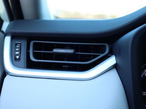 New 2025 Toyota RAV4 XLE image 28