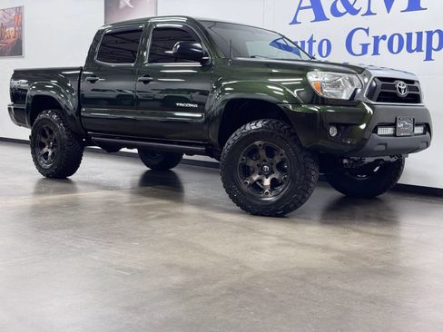 Used 2014 Toyota Tacoma 4x4 Double Cab w/ TRD Off-Road Package image 2