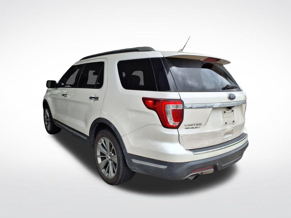 Used 2018 Ford Explorer Limited w/ Ford Safe & Smart Package FWD image 10