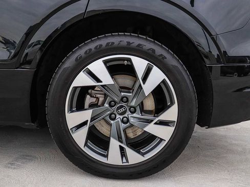 Used 2023 Audi e-tron Premium w/ Convenience Plus Package image 13